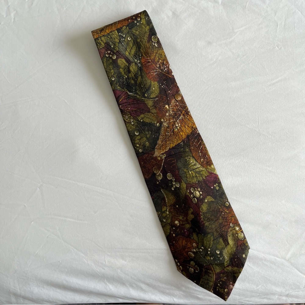 Ermenegildo Zegna vintage 90s Leaves and Bubbles print tie in excellent shape